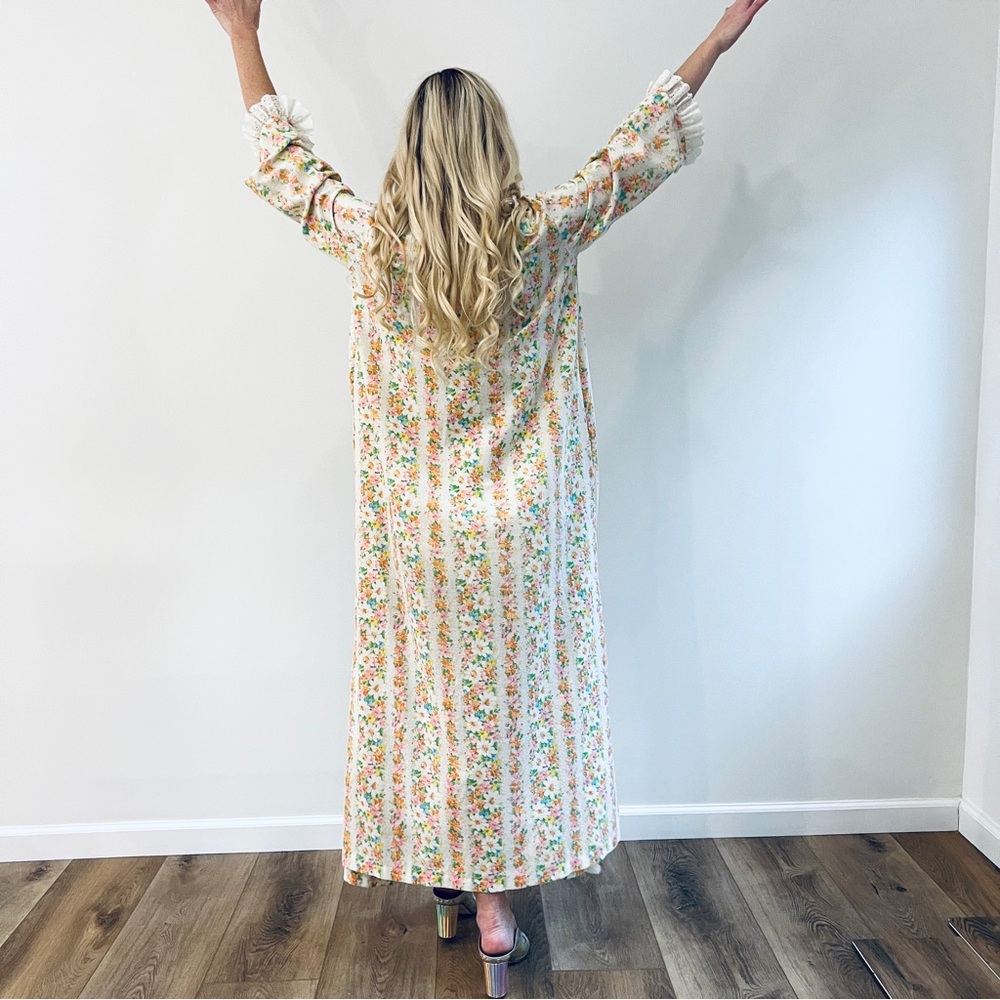 VTG Floral Housecoat Duster Robe - Picture 15 of 16